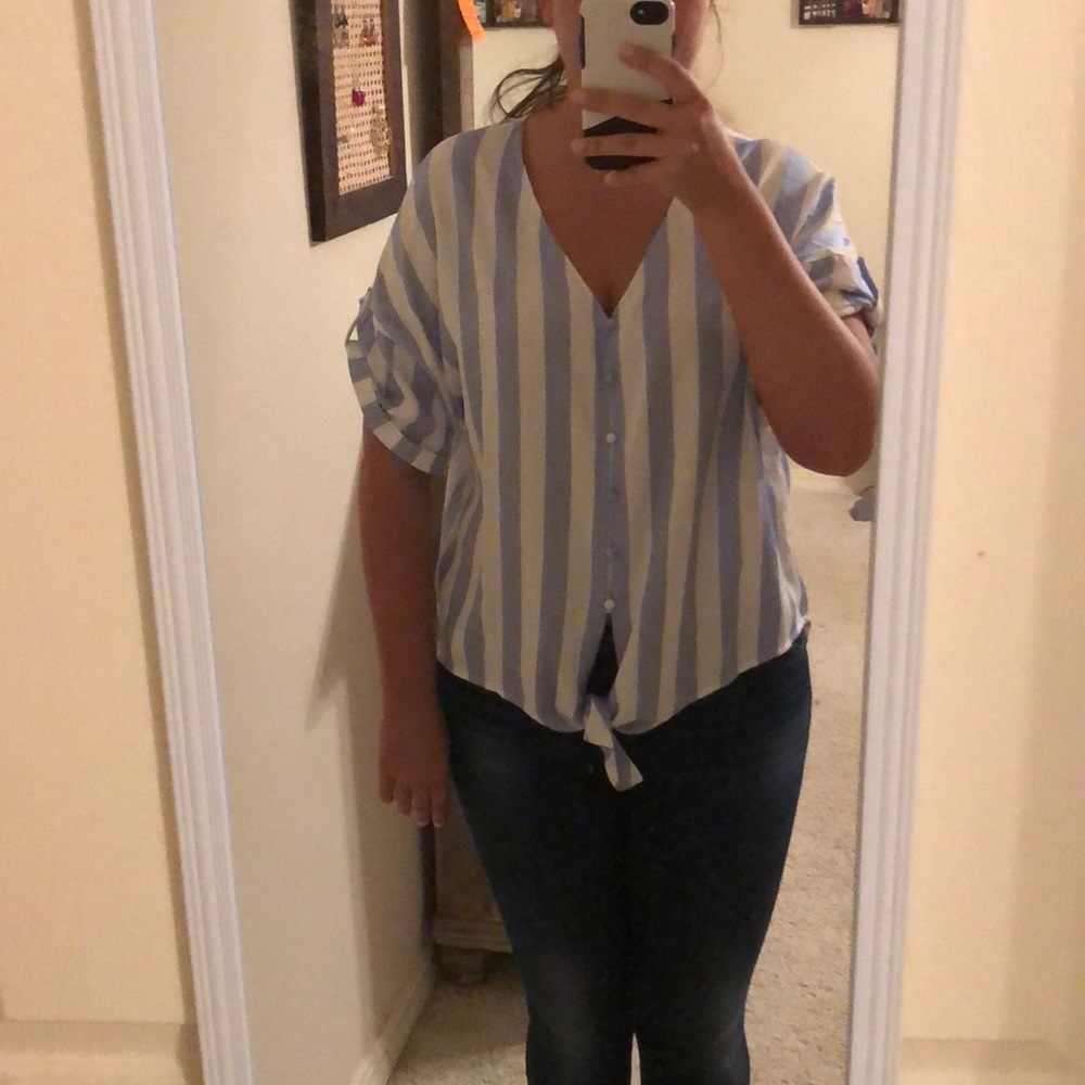 Size large knot shirt